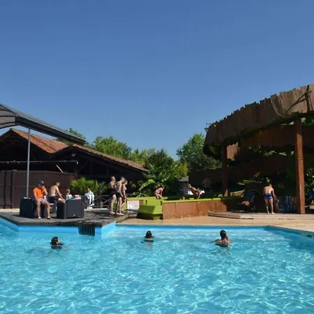 Mobil-home 6pers Avec Terrasse, - Api-1-52-1625 * Mezos